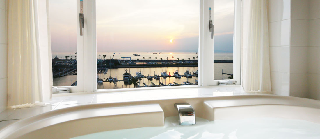 Ocean View Bath Suite Room