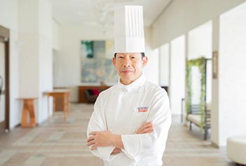和歌山マリーナシティホテル 支配人・総料理長 西岡 弘文（にしおかひろふみ）