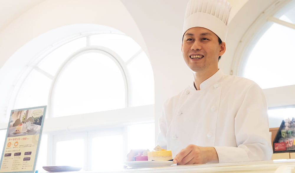 お菓子作りの基本は守りつつ、地元で採れる食材を使ったデザートを。
